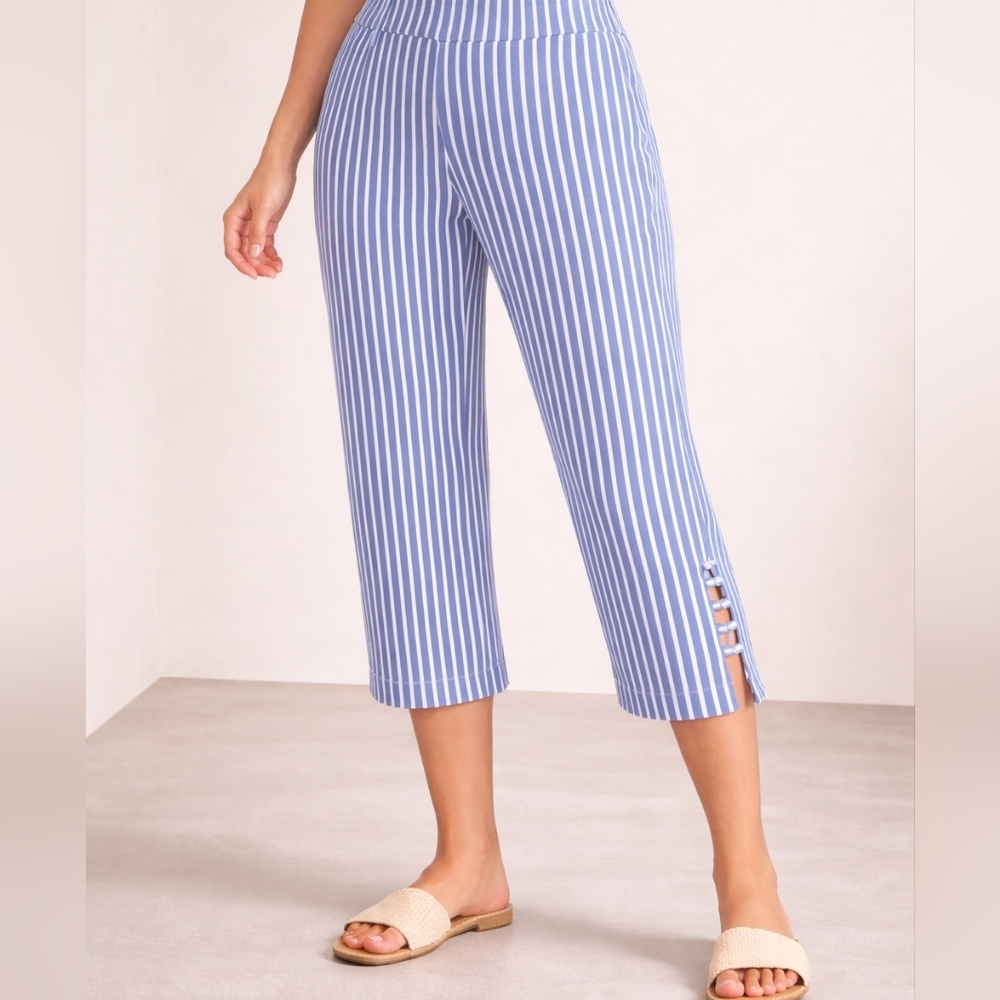 Attyre Women’s Pull-On Capri Pants Sz 10 Blue White Stripe Gem Side Strap #1153